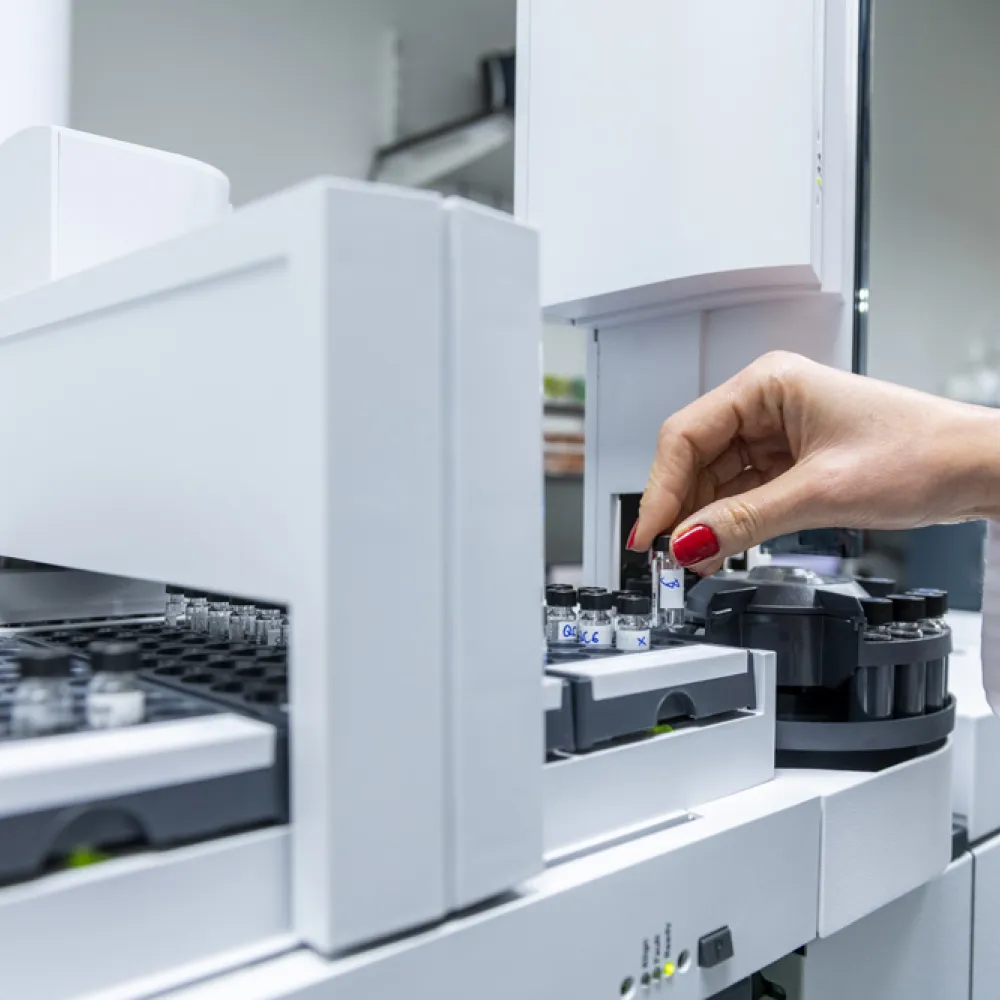 Loading sample into GC-MS sample manager